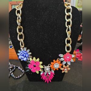 Stunningly Bold Floral Statement Necklace with Gold-tone Chain